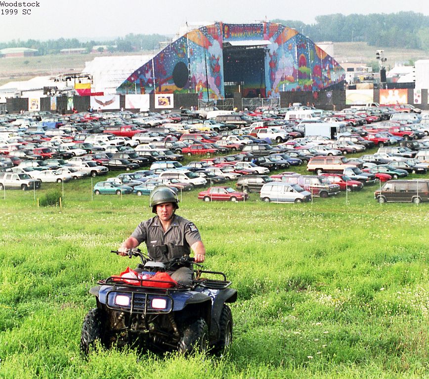 Вудсток 99. Woodstock 1999. Фестиваль Вудсток 1999 фото.